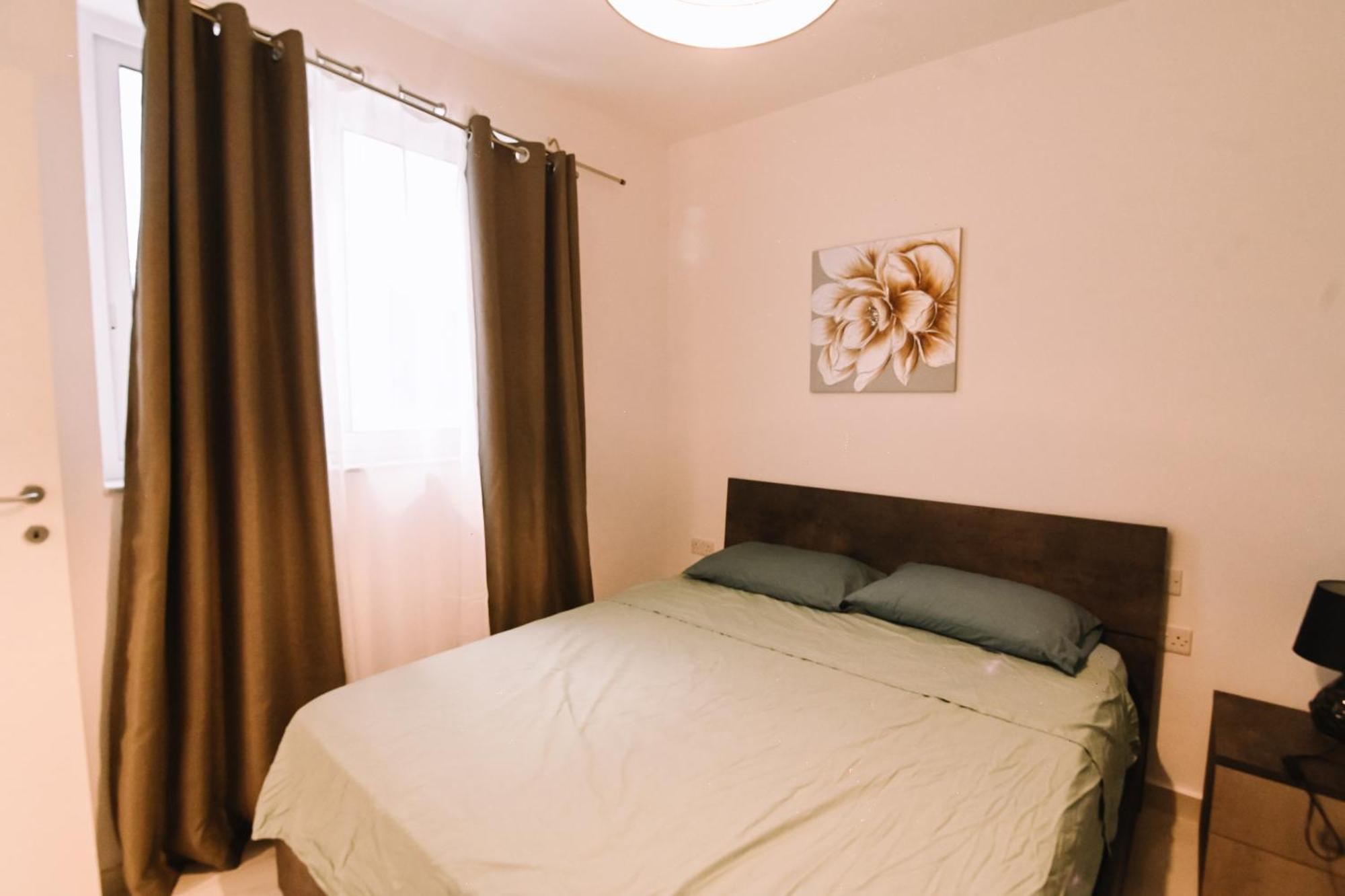 Spacious 3 Bedroom In Sliema! Exterior foto