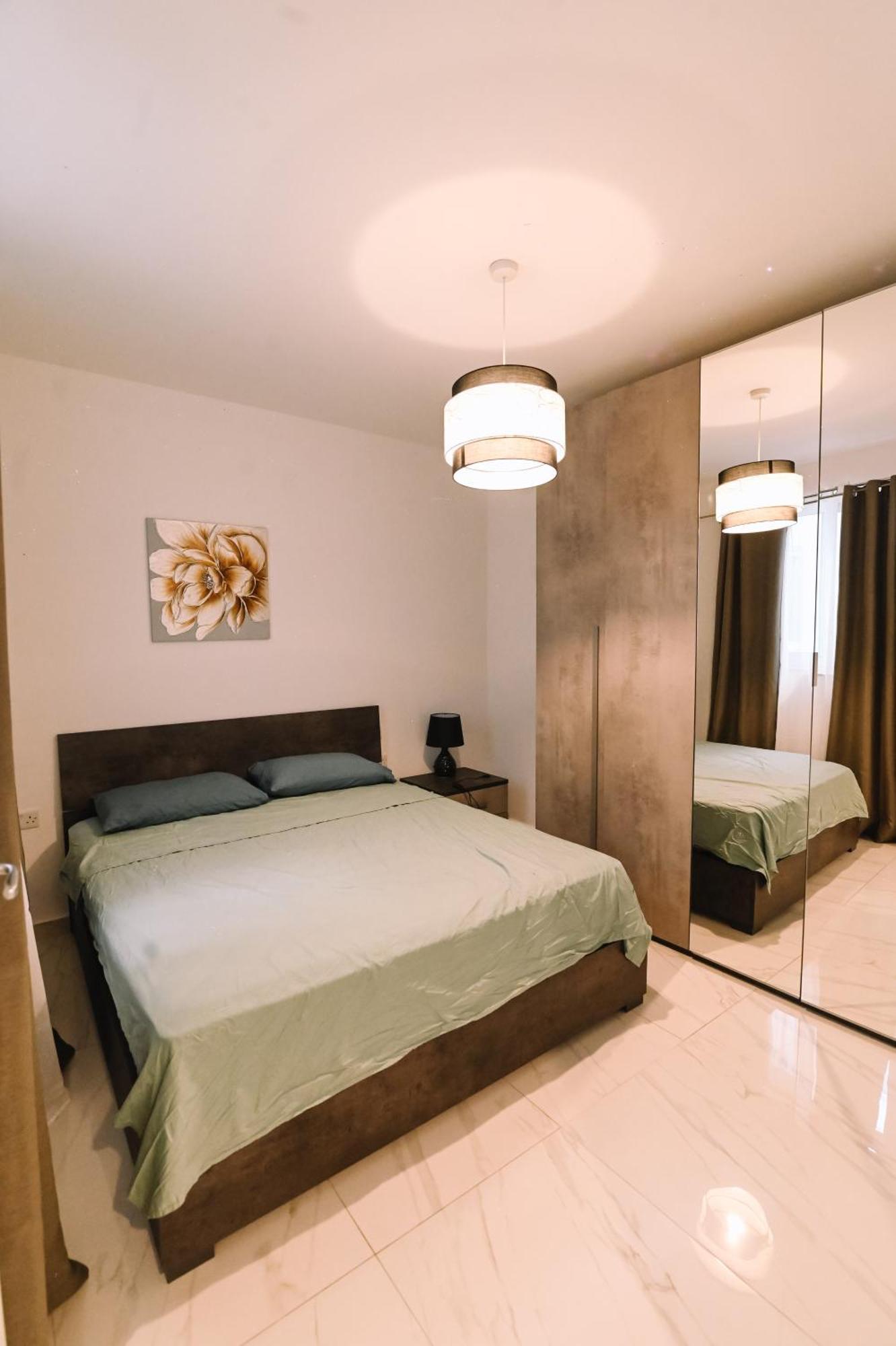 Spacious 3 Bedroom In Sliema! Exterior foto